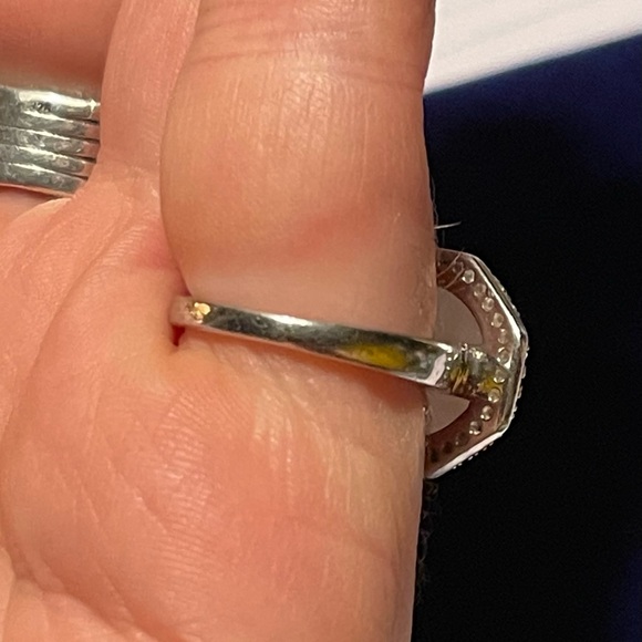 925 Sterling Oval Natural Rose Quartz with Crystal Halo Ring Size 6 RJ for Avon - Picture 7 of 11